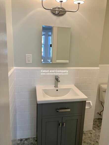 Building Photo - 428 Marlborough St