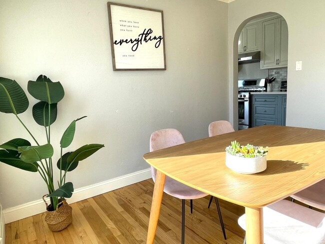 Building Photo - 1153 Erin Way