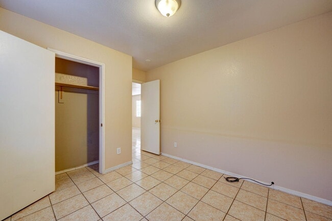 Building Photo - 102 Adams St