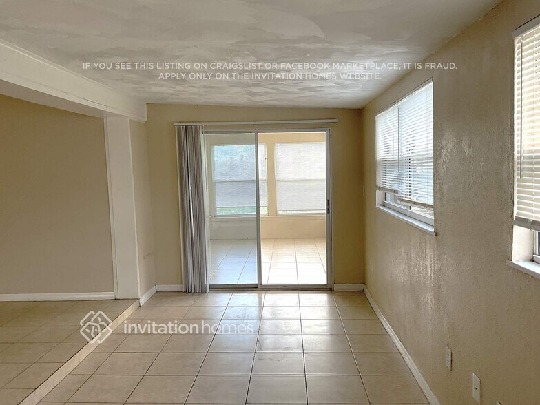 Building Photo - 1909 Yale Ave