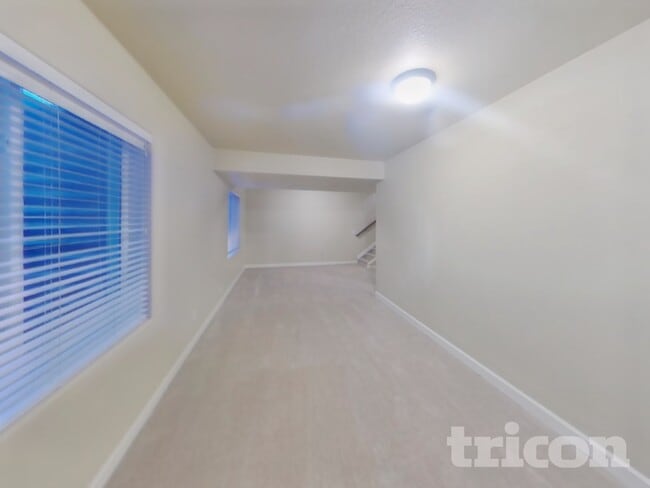 Building Photo - 7847 Dutch Loop