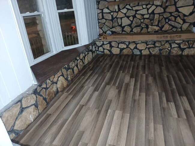 Building Photo - Spacious & Affordable Home In Lima!