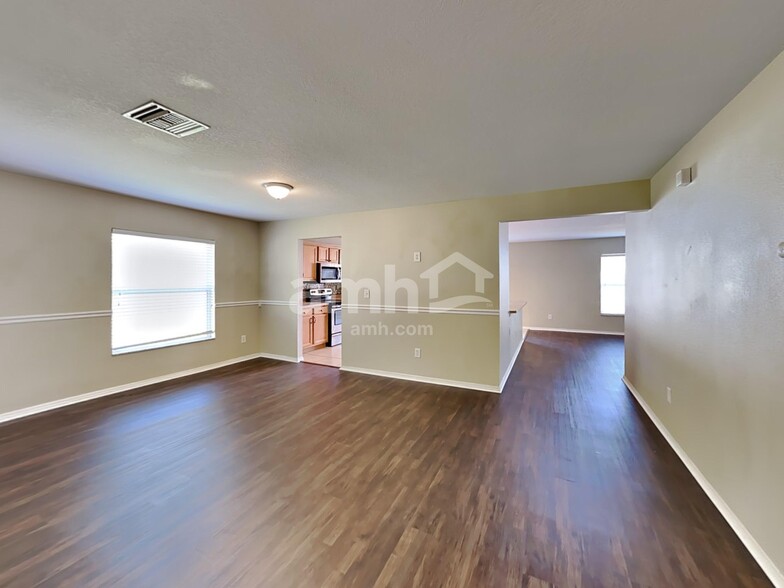 Building Photo - 30915 Sonnet Glen Dr