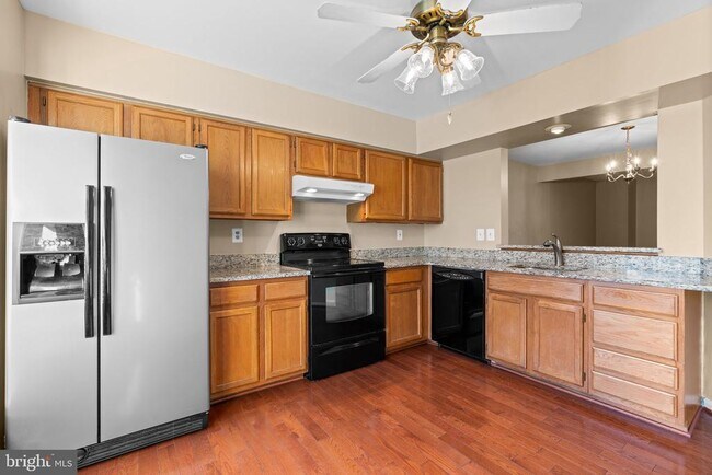 Building Photo - 8871 Manahan Dr