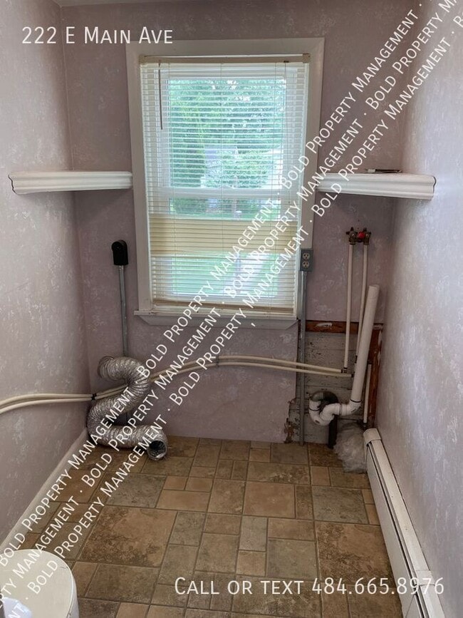 Building Photo - 222 E Main Ave