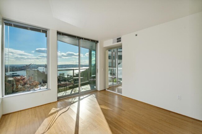 Building Photo - One Pacific Tower - 1 bedroom + den
