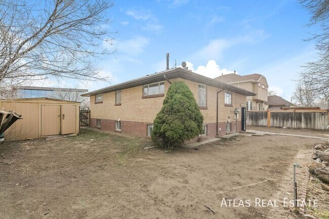 Building Photo - 2353 S Sherman St