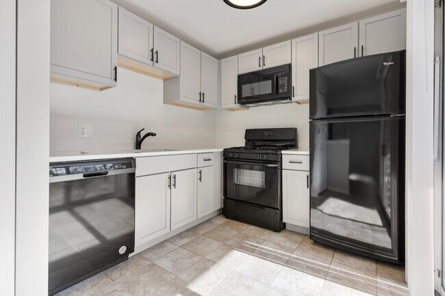 Building Photo - 40 S Victoria Ln