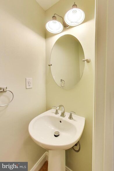 Building Photo - 628 Madison St NW