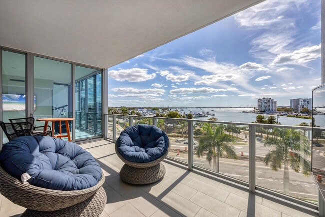 Building Photo - 1155 N Gulfstream Ave