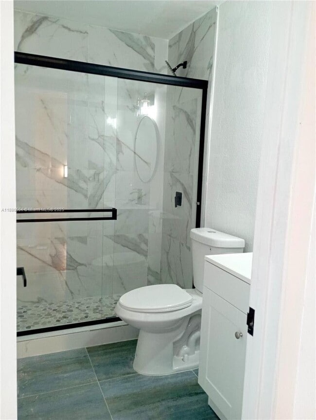 Building Photo - 2531 W 60th Pl