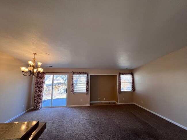 Building Photo - Charming 3/2/2 Home in Gardnerville *MUST SEE*