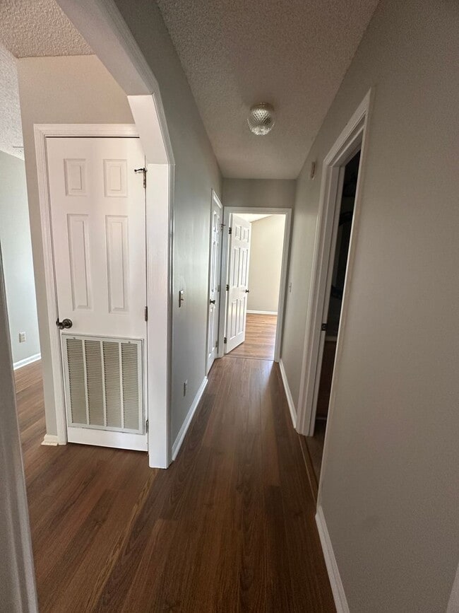 Building Photo - Valley Stream Subdivision!!