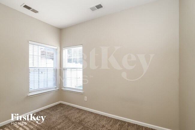 Building Photo - 1415 Paulonia Way