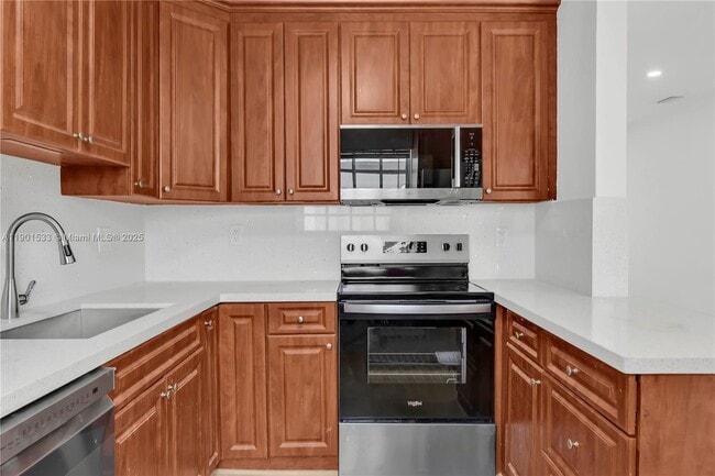 Building Photo - 4900 SW 106th Ave