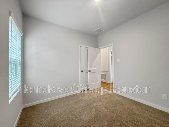 Building Photo - 21519 George Wayne Wy