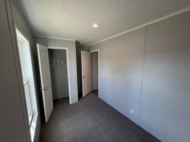 Building Photo - 17 Highlander Ave