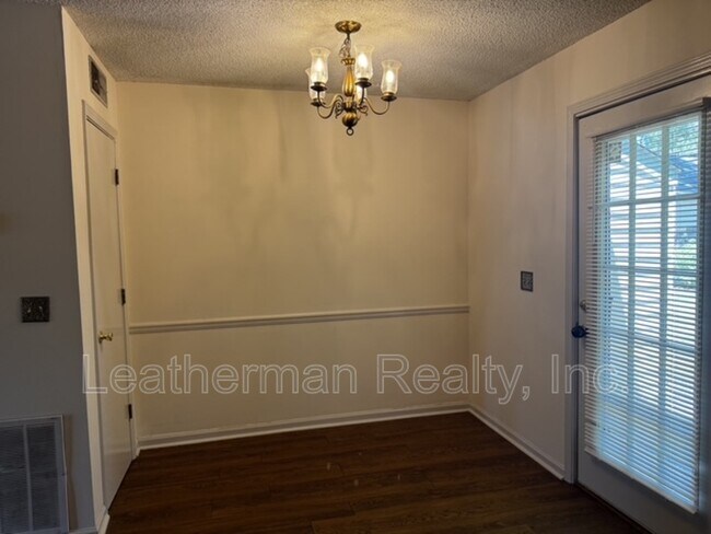 Building Photo - 738 Coventry Ln