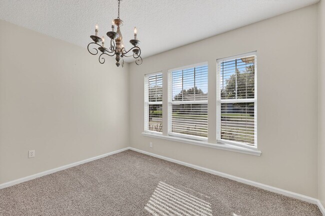 Building Photo - 9205 Redtail Dr