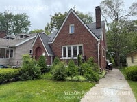 Building Photo - 467 E Woodland St