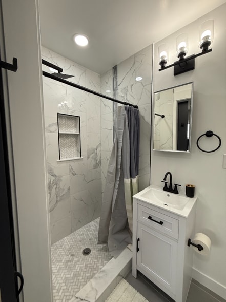 Building Photo - 2327 Jackson St