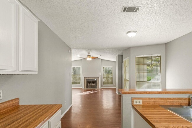Building Photo - 8311 Treehouse Ln
