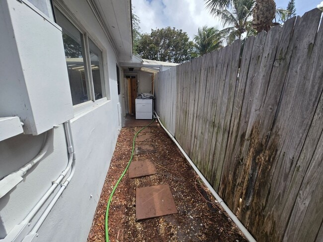 Building Photo - Updated East Delray Duplex | No HOA + Private Yard