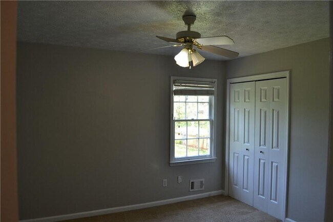 Building Photo - 1591 Willow Bend Way