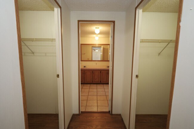 Building Photo - 4180 Beaver Run Rd