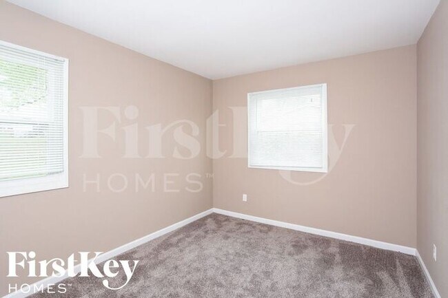 Building Photo - 4940 Marchwood Dr