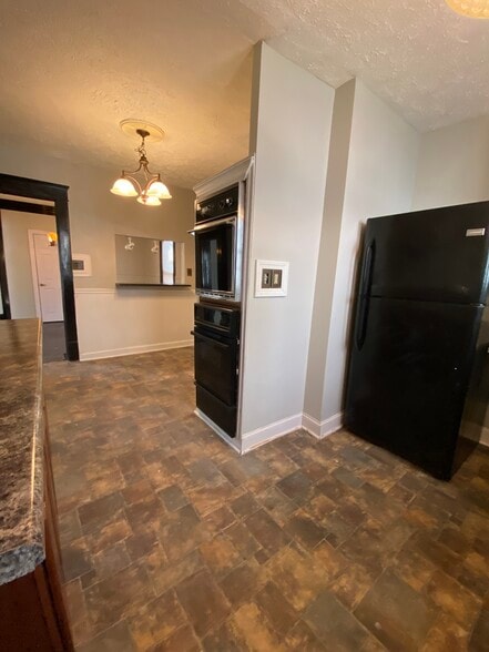 Building Photo - 1421 Piper Ct NW