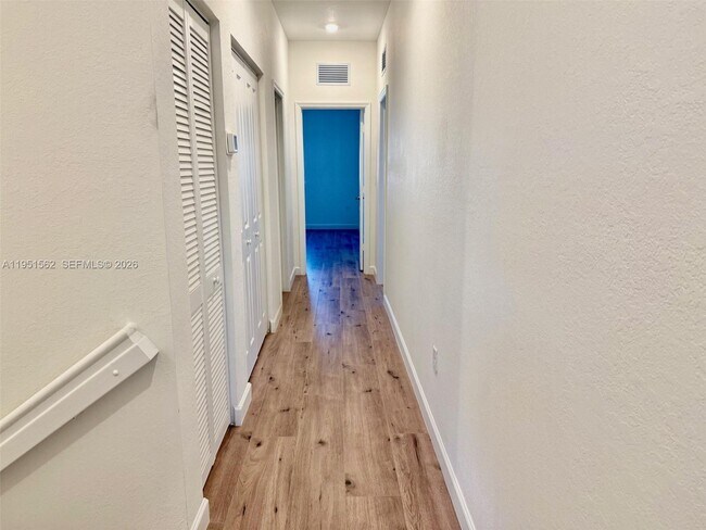 Building Photo - 2767 SE 25th Ave