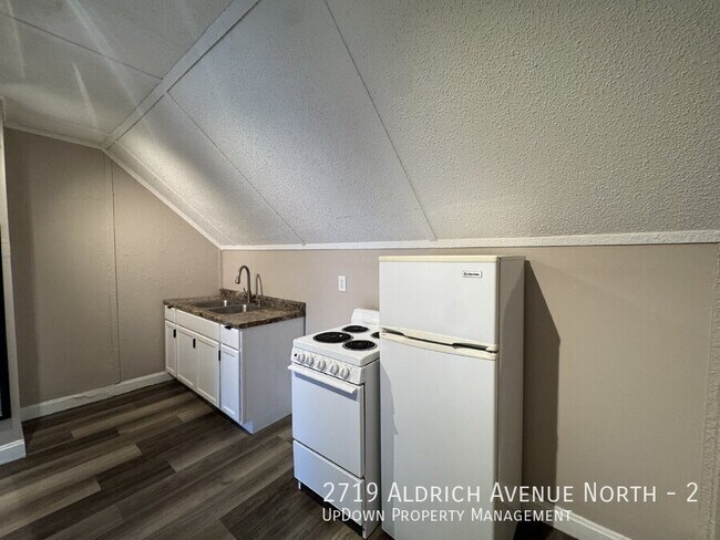 Building Photo - 2719 N Aldrich Ave