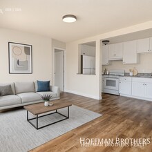 Building Photo - 6727 Woodley Ave