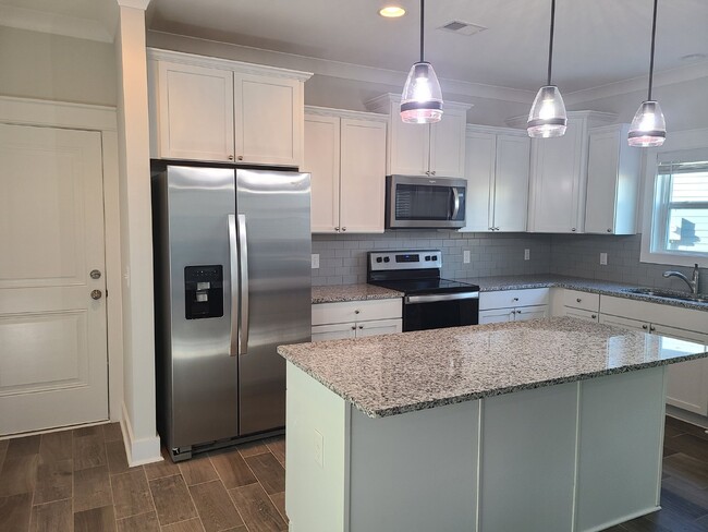 Building Photo - Four Bedroom Home on the North End of Hilton Head Island!