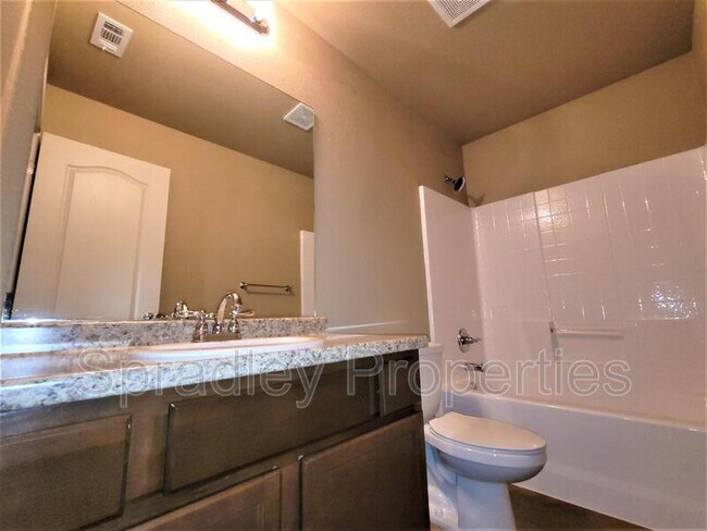 Building Photo - 4825 Deep Drive