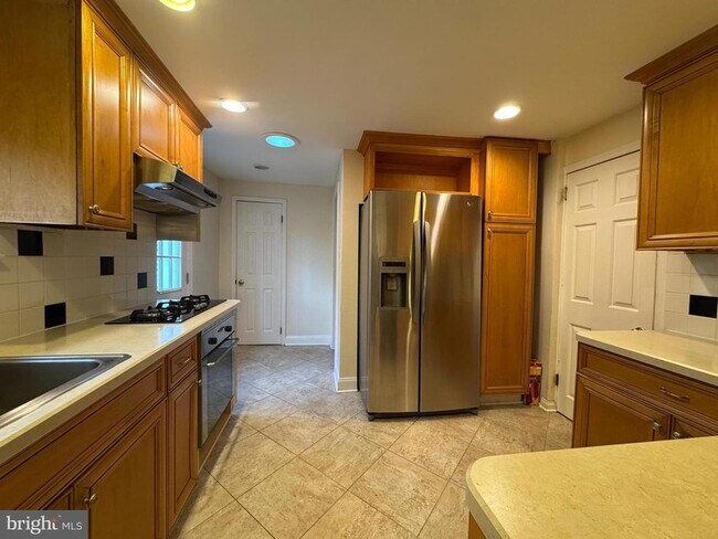 Building Photo - 412 Grange Rd