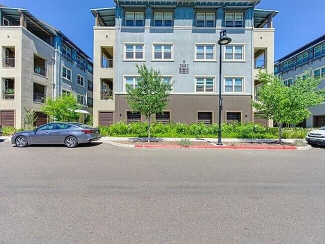 Building Photo - Upscale 2/2 Apartment in The Cannery!-$500 Off 1st Month's Rent