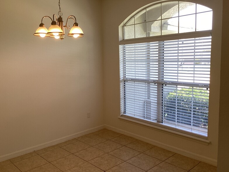 Building Photo - 1424 Mistflower Ln