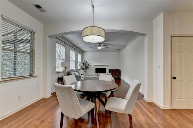 Building Photo - 5013 Groover Dr