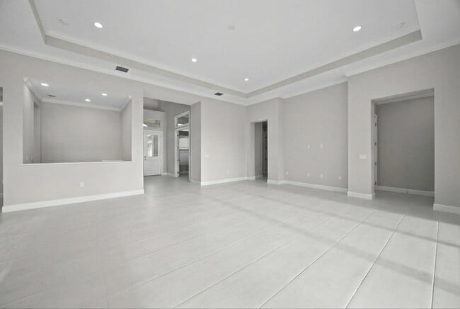 Building Photo - 5741 Beechnut Dr