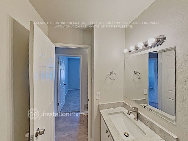 Building Photo - 2643 S Richfield St