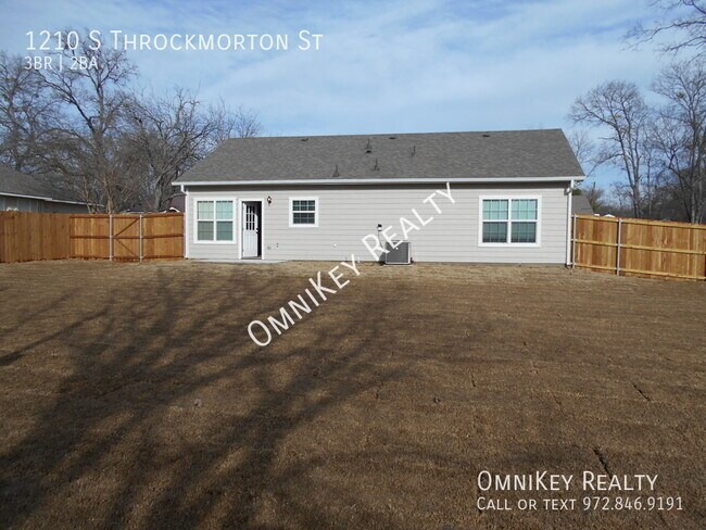 Building Photo - 1210 S Throckmorton St