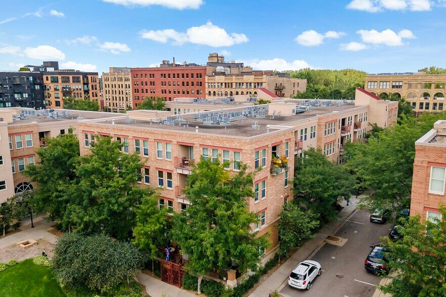 Building Photo - 660 N 2nd St