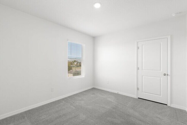 Building Photo - LIKE3 NEW Home For Rent in Avalon Park West!