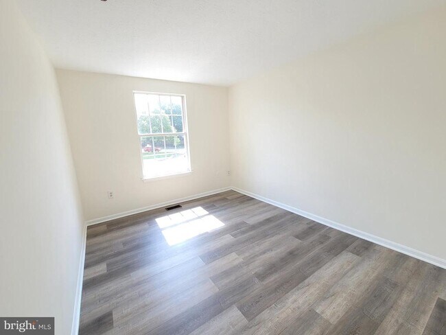 Building Photo - 589 Boysenberry Ln