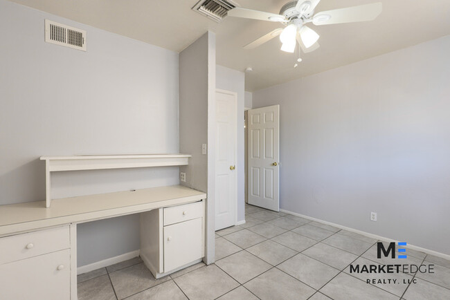 Building Photo - 4 Bed/2Bath Home at 39th Ave/Camelback! Re...