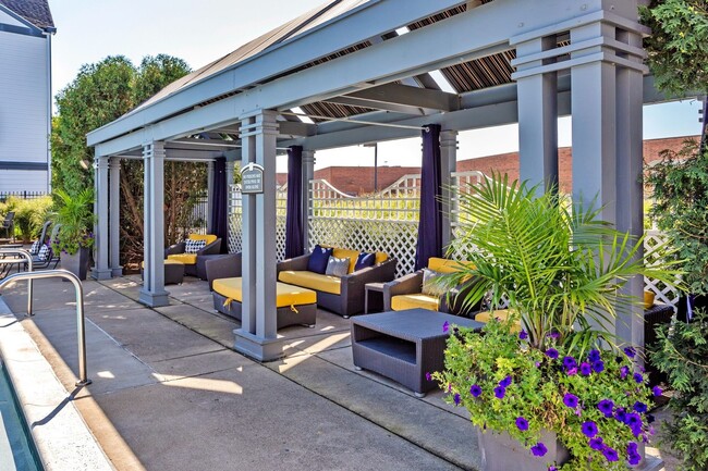Building Photo - 431 Chopin Ct