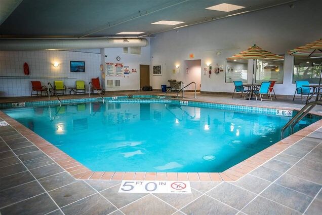 Building Photo - 400 N Richmond St