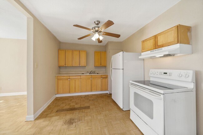 Building Photo - 313 La Manda Blvd